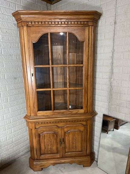 Wooden China Corner Cabinet with Glass Door and Glass Shelves