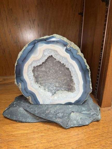 Extra large polished AGATE geode