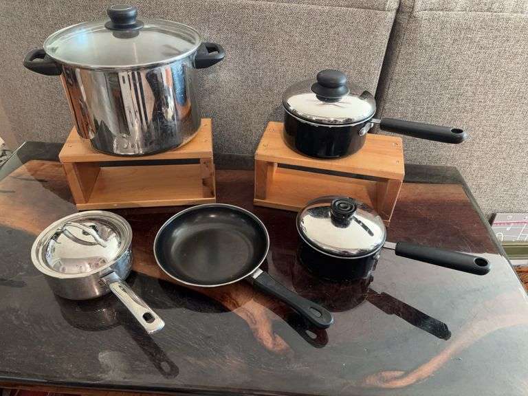 Stainless Steele Pots & pan