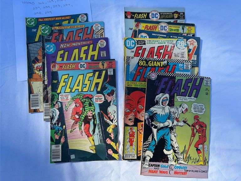 lot of 10 different DC comics.  The Flash   ￼