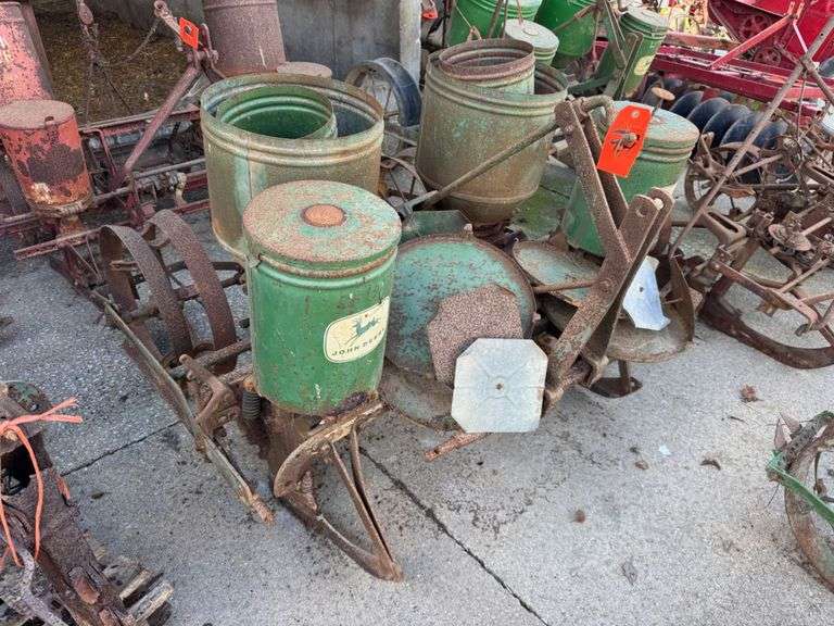 John Deere Row Planter