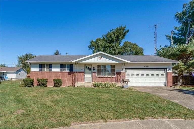 913 Roosevelt Court Newark, Ohio 43055 - Reserve: $140,000