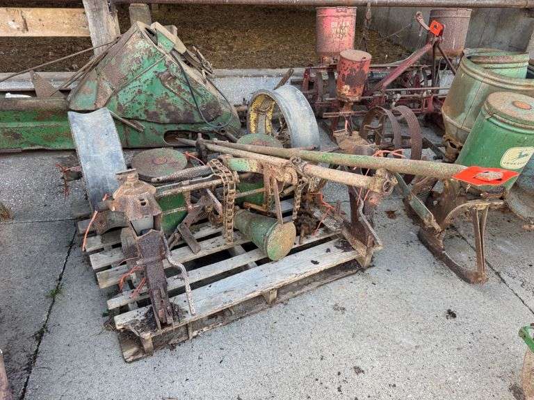 John Deere Row Planter