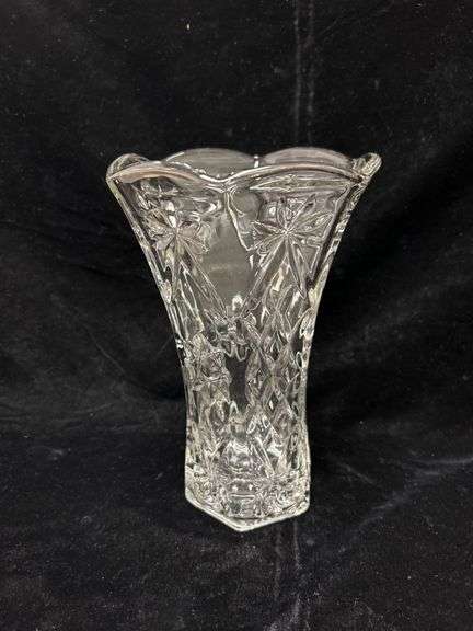 8-Inch Clear Cut Glass Vase with Starburst Pattern