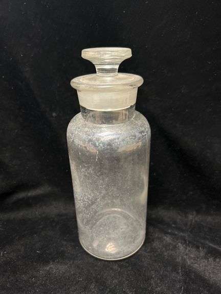 Clear Glass Apothecary Bottle with Stopper, Marked ‘W. T. CO. U.S.A.’ on Base