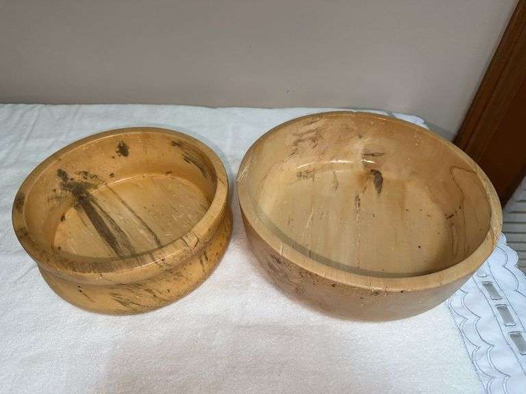 Unusual hand carved buckeye tree bowls – artisan