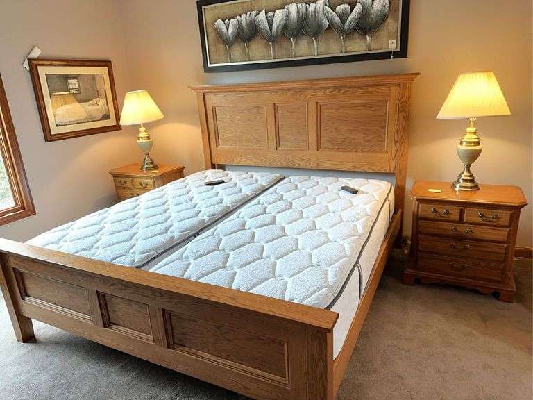 Thomasville oak King bedframe