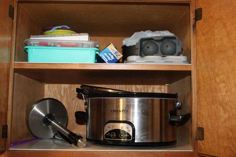 Crock Pot And Kitchenware