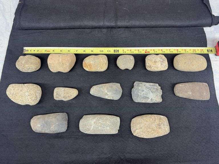 Artifact Hardstone Pieces with Varied Shapes