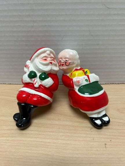 Santa and Mrs. Claus Ceramic Salt and Pepper Shakers Marked ‘Japan’