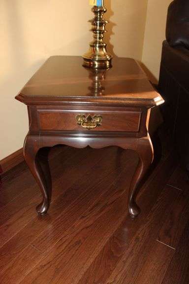 Queen Anne End Table