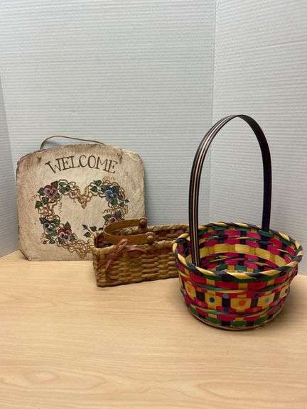 Decorative Welcome Plaque with Two Wicker Baskets