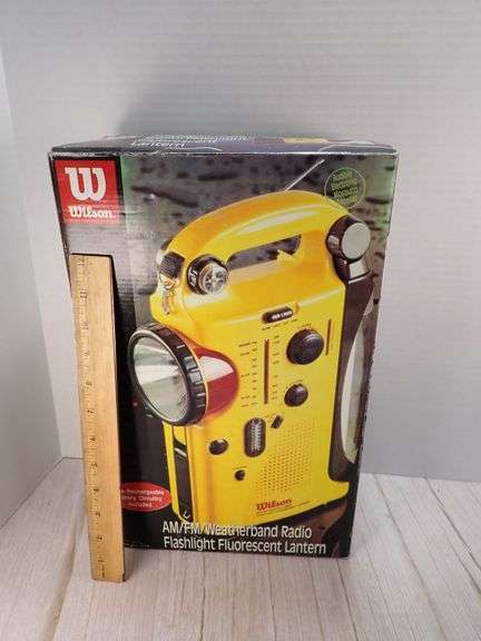 Wilson AM/FM Weatherband Radio Flashlight Lantern