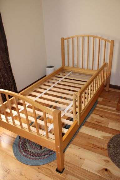 Maple Twin Bunkbeds Set
