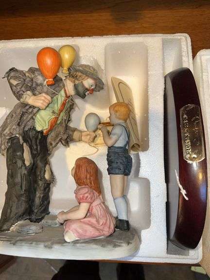 Emmett Kelly large figurine in box-clown.-number 9835