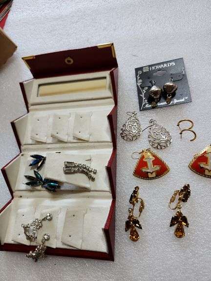 8 Pairs Earrings & Small Case
