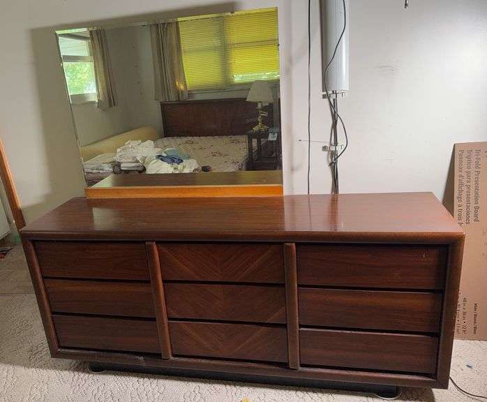 Lane Dresser with Mirror