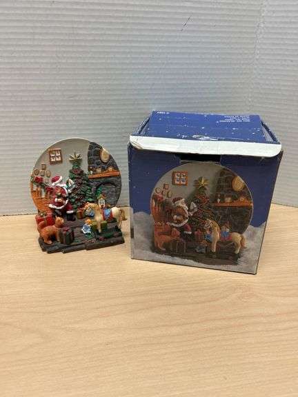 1997 ‘A Christmas Remembered’ Collectors Edition Hand-Painted Figurine