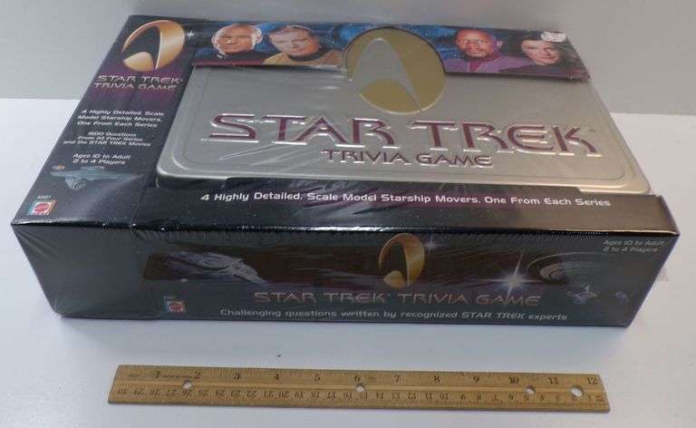 New Mattel 2000 Star Trek Trivia Game With Collectors Case