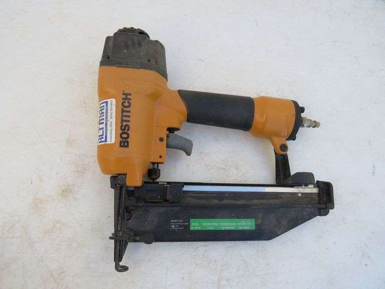 Pneumatic Nailer