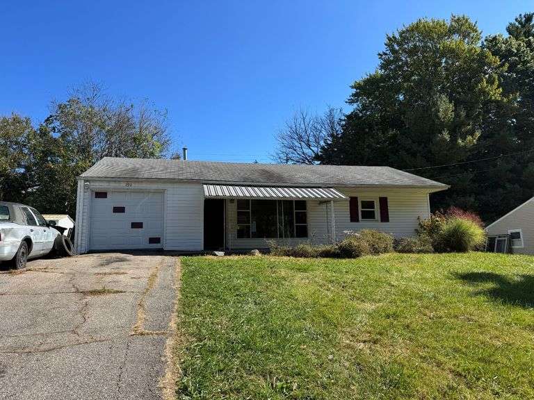 396 Charvid Ave Mansfield, OH - Reserve: $79,900