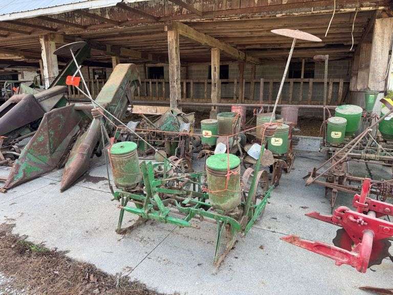John Deere Row Planter