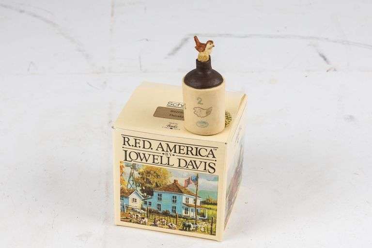 1988 Schmid R.F.D. by Lowell Davis Crock with Bird Figurine