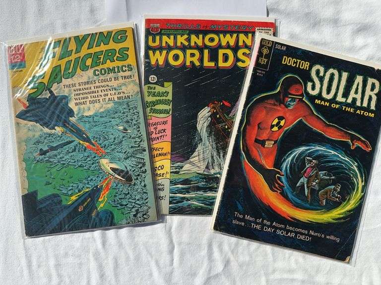 A lot of 3 older miscellaneous comics.
