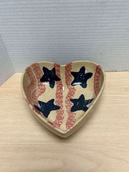2002 America’s Pottery Heart-Shaped Bowl, Zanesville, Ohio