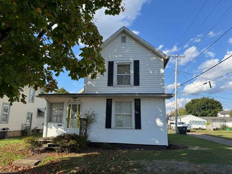 922 Pine St, Coshocton, OH 43812 - Reserve: $30,000