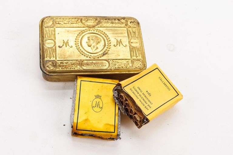 1914 WWI Christmas Princess Mary Gift Tin with Cigarettes- Neat!