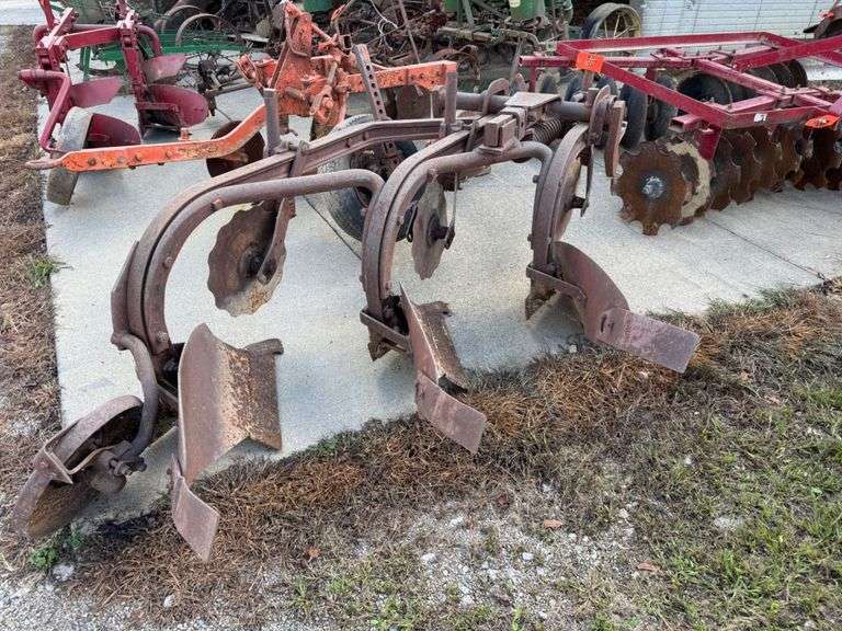 3 Bottom Plow Implement