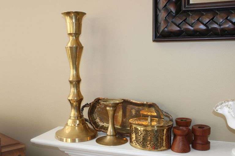 Brass & Wood Décor