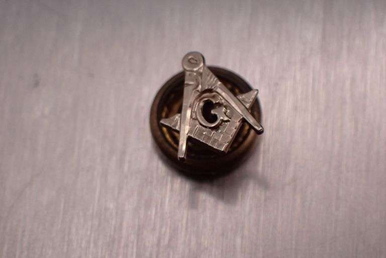 Vintage Compass G Masonic Lapel Pin 14k Gold Free Mason
