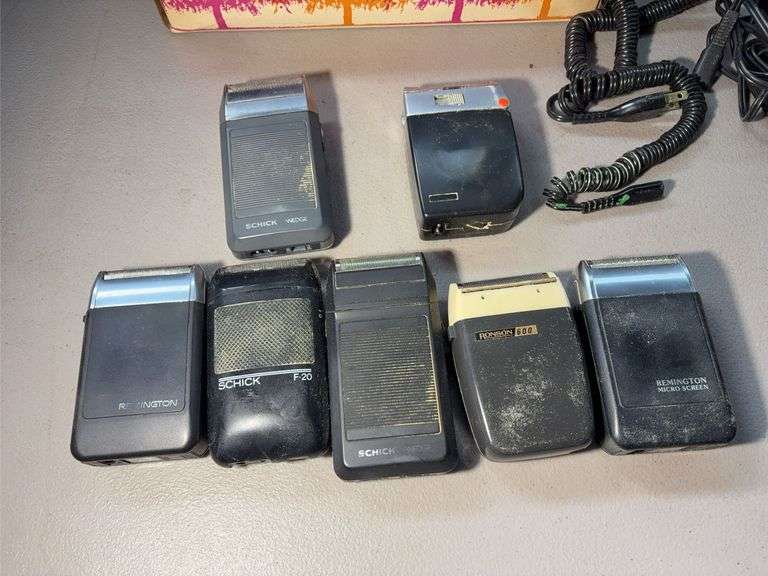 Vintage Electric Razors - Auction Ohio