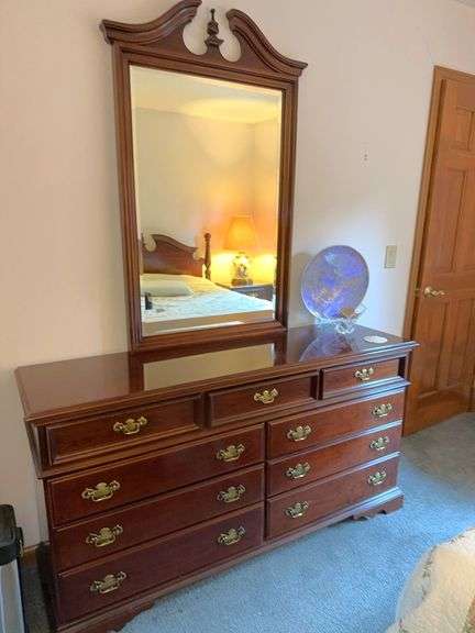 Gorgeous Bernhardt dresser with mirror