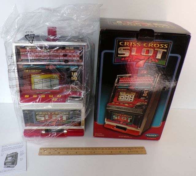 Radica Criss Cross 7 Mini Slot Machine