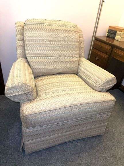 Gorgeous, comfortable side chair-Millers Furniture-Plain City