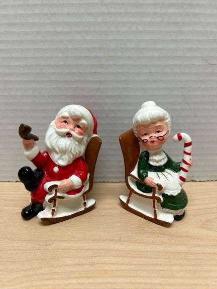 Santa and Mrs. Claus Salt and Pepper Shakers with ‘Made in Japan’ Mark