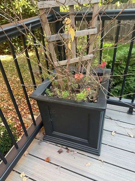 Large polywood/plastic planter.