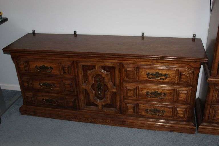 Dresser