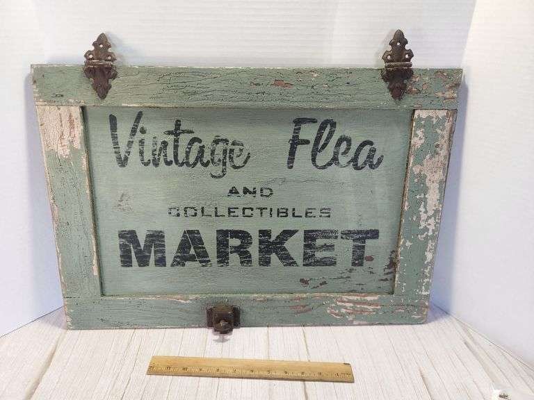 Vintage-Style Decorative Market Sign in Distressed Green