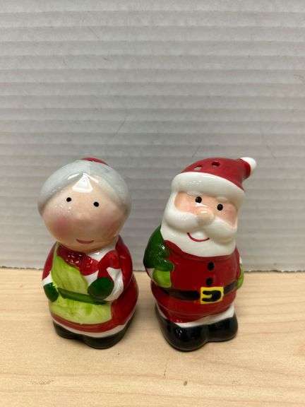 Santa and Mrs. Claus Ceramic Salt and Pepper Shakers with Rubber Stoppers