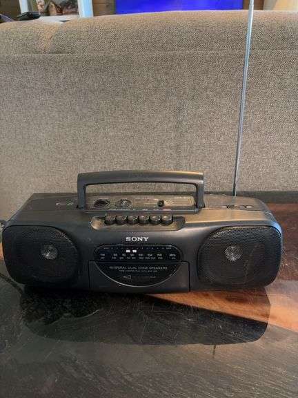 Sony boombox model CFS-B11