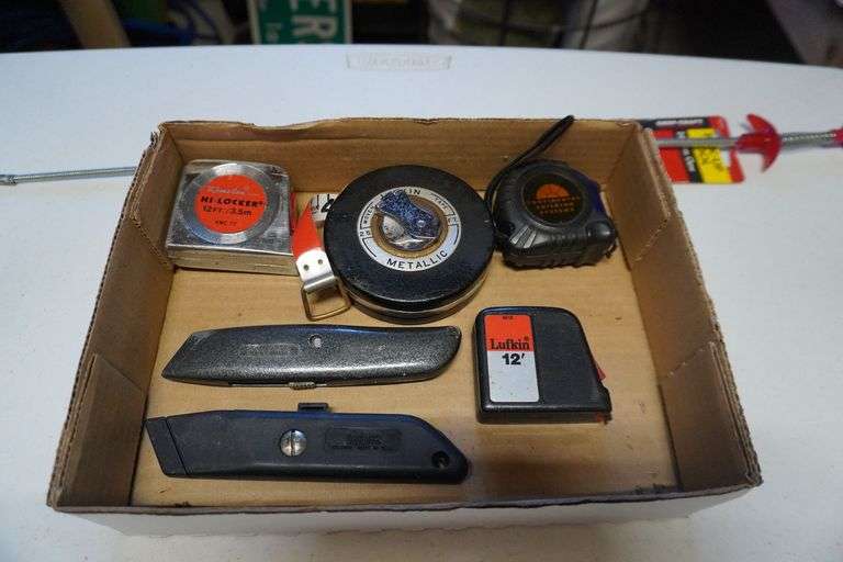 Tape measures/Razor knives