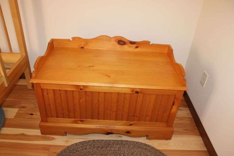 Pine Storage Chest