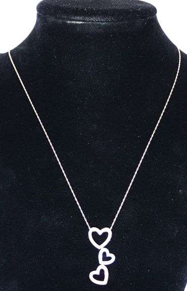 17" 10k Gold Tricolor 1/4cttw Diamond Heart Pendant - New with tags