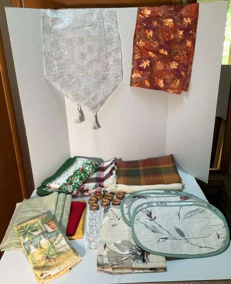 Tablecloths, Placemats, Napkins, Napkin Rings and Runners