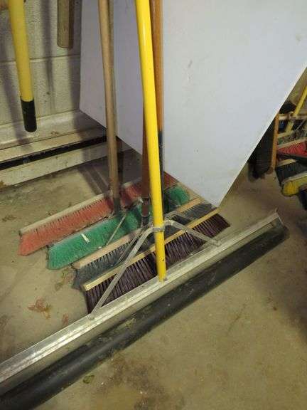Push Brooms & Roller