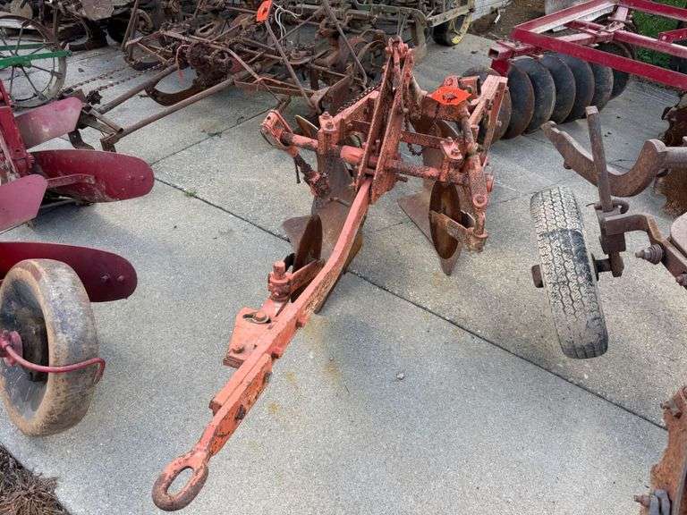 Allis Chalmers Plow